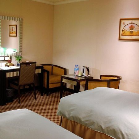 Astar Hotel Taipei Extérieur photo